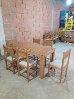 طاولات-table-cuisine-bois-hetre-6-chaises-haja-chaba-bazaf-marhba-bikom-livraison-gratuite-sur-alger-الكاليتوس-الجزائر