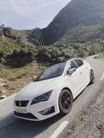 moyenne-berline-seat-leon-2015-linea-r-jijel-algerie