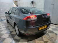 voitures-renault-laguna-3-2010-algerie