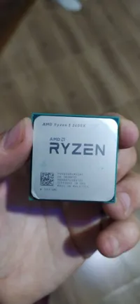 AMD RYZEN 5 2600X 6-Core 3.6 GHz (4.2 GHz Max Boost) 