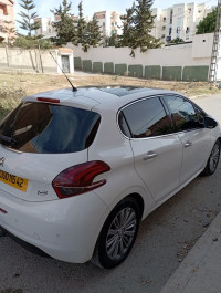 voitures-peugeot-208-2015-allure-sidi-rached-tipaza-algerie