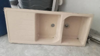 materiaux-de-construction-un-baignoire-lavabo-et-une-petite-armoire-en-bois-a-vendre-boudouaou-boumerdes-algerie