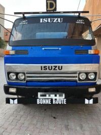 شاحنة-isuzu-1986-بن-يعقوب-الجلفة-الجزائر