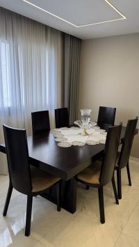 طاولات-الطعام-salle-a-manger-moderne-table-8-chaises-دالي-ابراهيم-الجزائر