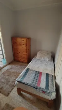 Commode bois rouge 