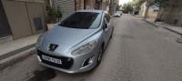 moyenne-berline-peugeot-308-2013-chiffa-blida-algerie