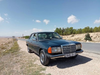 voitures-mercedes-123-1984-300-d-tebessa-algerie