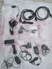 Chargeur et câbles divers