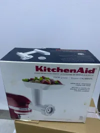 DEUX ACCESSOIRES  KITCHENAID  COUPE LEGUMES ET HACHOIR A  VIANDE
