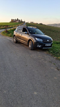 voitures-dacia-sandero-2018-stepway-restylee-naciria-boumerdes-algerie