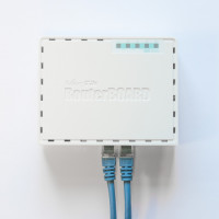 reseau-connexion-routeur-firewall-mikrotik-rb750gr3-mohammadia-alger-algerie