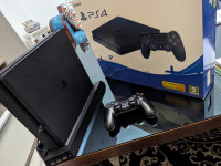 playstation-ps4-slim-500-gb-avec-boite-et-support-ain-naadja-alger-algerie