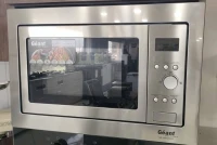 Micro-ondes encastrable geant 20L noie/ inox 