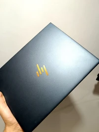 Hp dragonfly G4 1tb SSD 32gb ram Intel i7 13th gen habet Caba sans accessoires 