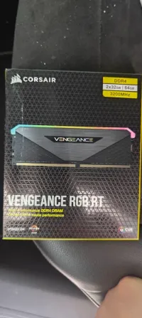 Corsair Vengeance RGB RT 64Go (2x32Go) DDR4 3200mhz