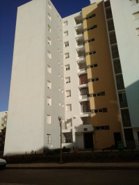 appartement-vente-f4-oran-es-senia-algerie