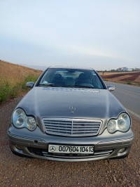 سيارات-mercedes-classe-c-2004-220-exclusive-السواحلية-تلمسان-الجزائر