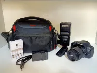 Canon 200D, Obj 18 55 + Flash Speedlite GODOX TT560 Il Universal + Sacoche Caméra