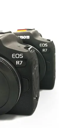 Canon R7 (5k clic) état neuf 
