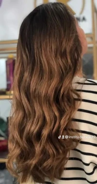Cherche coiffeuse 