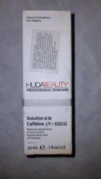 HUDABEAUTY ANTI-CERNES Solution à la caféine  5% + EGCG