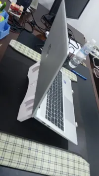 Support Laptop Ergonomique Forex Léger, Solide et Ajustable