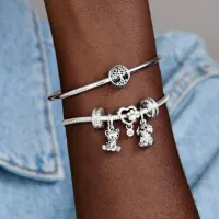 Bracelet pandora à charms 