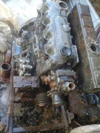 Moteur engin clarque PERKINS 1 2000
