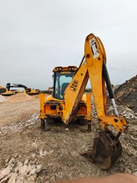 آلة-jcb-قسنطينة-الجزائر