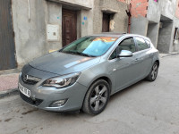 voitures-opel-astra-2012-algerie