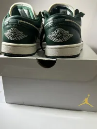  Nike Jordan 1 low original avec sa boîte 