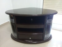 Table Tv avec tiroir coulissant.