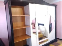 Chambre a coucher en bois rouge 