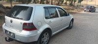 moyenne-berline-volkswagen-golf-4-1999-match-tiaret-algerie