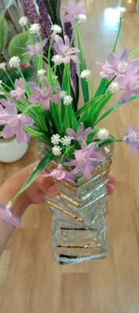 Vase en verre texturé doré 