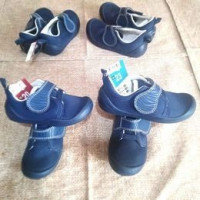 مولود-جديد-ولد-chaussure-bebe-decathlon-original-pointure-20-et-23-disponibles-جسر-قسنطينة-الجزائر