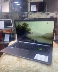 Asus Vivobook 15 i5 11 Gen 8 Gb ram 256 Gb ssd ecran 15 Pouce FHD etat 10/10 comme neuf