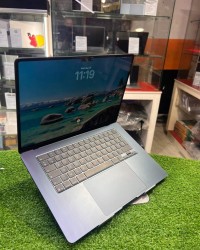 كمبيوتر-محمول-macbook-air-2025-m4-16-gb-ram-256-ssd-ecran-154-pouce-retina-4k-etat-1010-prix-199-000da-الجزائر-وسط
