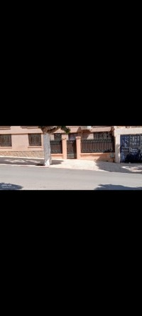 شقة-بيع-4-غرف-عين-تيموشنت-تموشنت-الجزائر