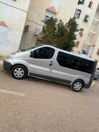 سيارات-renault-trafic-2012-passanger-علايمية-معسكر-الجزائر