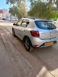 voitures-dacia-sandero-2023-previlage-bir-el-djir-oran-algerie