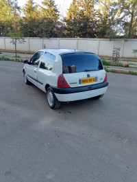 voitures-renault-clio-2-2000-la-confort-bourkika-tipaza-algerie