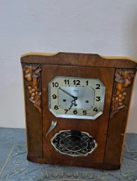 ساعة قديمة علامة GIROD