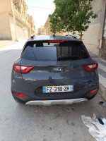 voitures-kia-stonic-2021-3ans-algerie