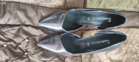 Une paire d'escarpins 