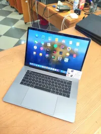 MacBook Pro 2017 i7 7eme/ Ram 16gb/ SSD 256gb/ 15,4'' Retina