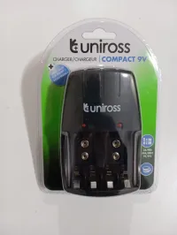 Chargeur de piles UNIROSS x4 pour AA / AAA /9V PP3 NiMH