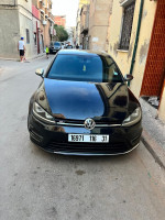 moyenne-berline-volkswagen-golf-7-2016-mostaganem-algerie