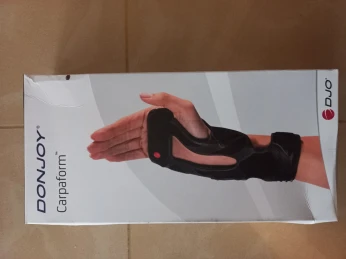 Attele de pouce et de poignée
