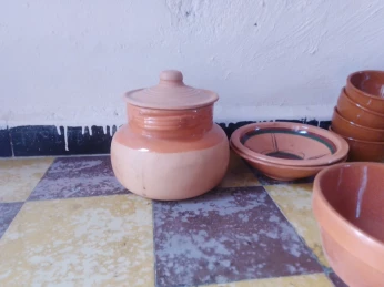 اواني متنوعة